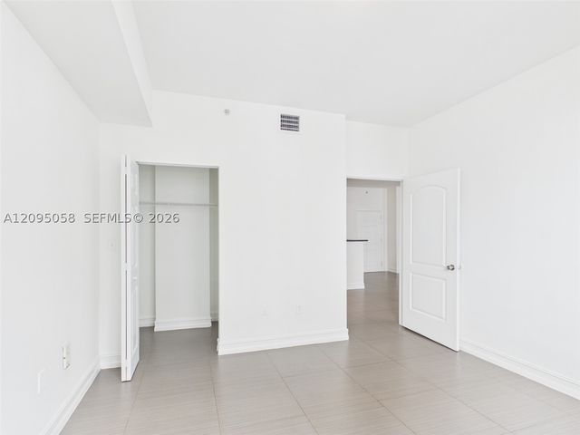 425 NE 30th St 701, Miami, FL 33137