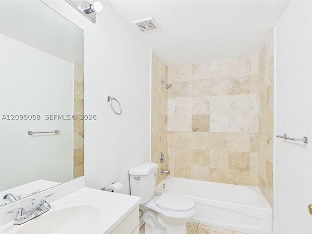 425 NE 30th St 701, Miami, FL 33137