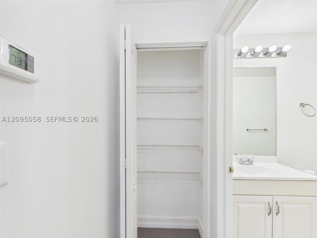 425 NE 30th St 701, Miami, FL 33137