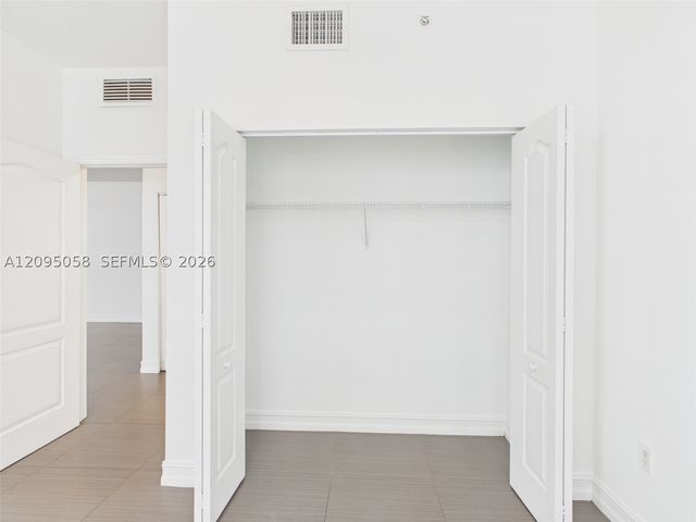425 NE 30th St 701, Miami, FL 33137
