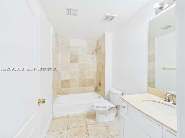 425 NE 30th St 701, Miami, FL 33137