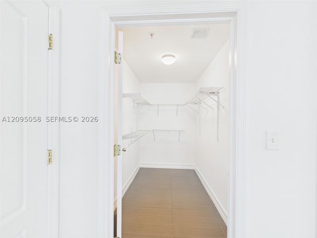 425 NE 30th St 701, Miami, FL 33137