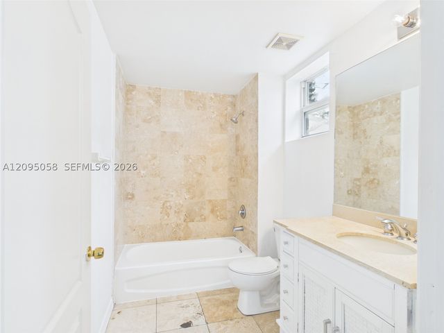 425 NE 30th St 701, Miami, FL 33137