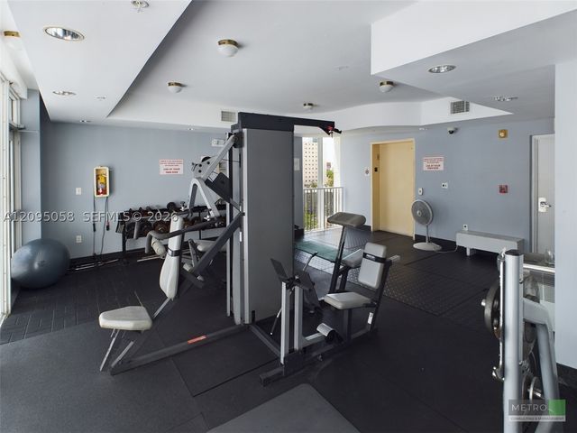 425 NE 30th St 701, Miami, FL 33137