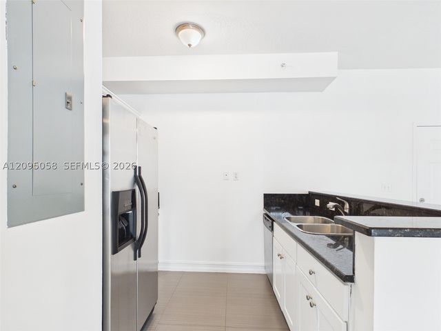 425 NE 30th St 701, Miami, FL 33137