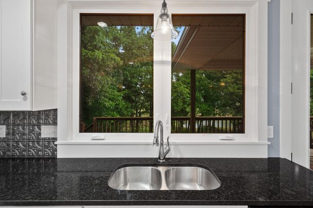 1120 HWY 5 & 240, Fayette, MO 65248