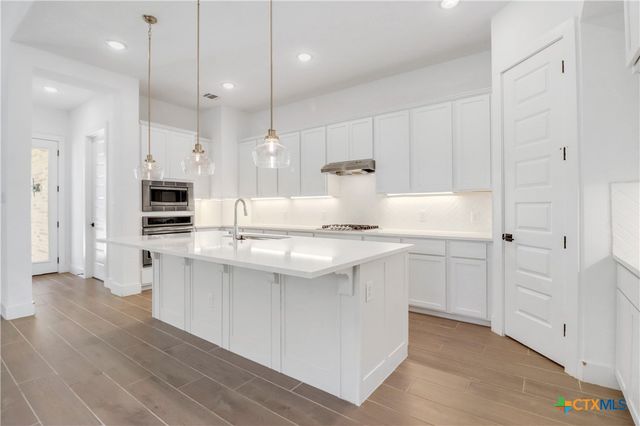 1421 Escarpment, New Braunfels, TX 78132