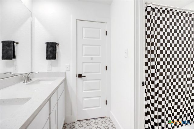 1421 Escarpment, New Braunfels, TX 78132