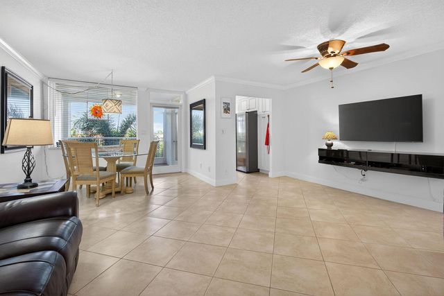 109 Paradise Harbour Boulevard 409, North Palm Beach, FL 33408