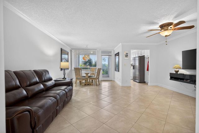 109 Paradise Harbour Boulevard 409, North Palm Beach, FL 33408