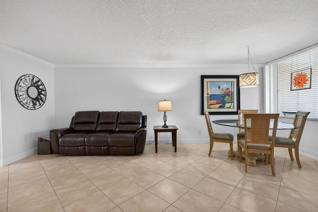 109 Paradise Harbour Boulevard 409, North Palm Beach, FL 33408