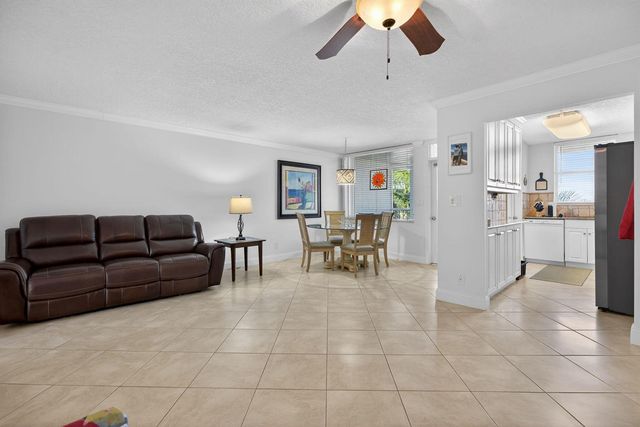 109 Paradise Harbour Boulevard 409, North Palm Beach, FL 33408