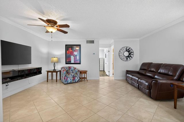 109 Paradise Harbour Boulevard 409, North Palm Beach, FL 33408