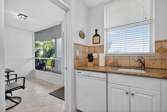 109 Paradise Harbour Boulevard 409, North Palm Beach, FL 33408