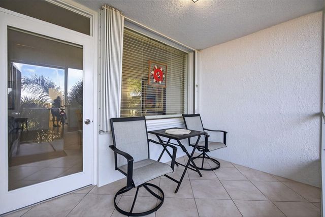 109 Paradise Harbour Boulevard 409, North Palm Beach, FL 33408