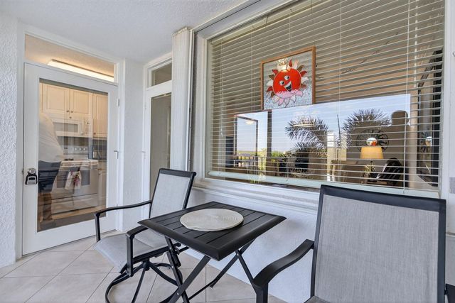 109 Paradise Harbour Boulevard 409, North Palm Beach, FL 33408