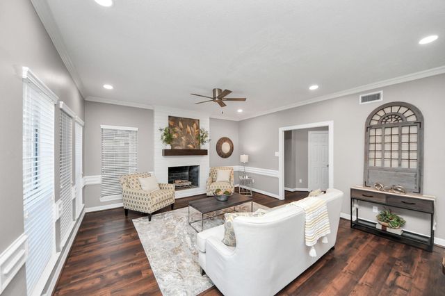 8618 Aldeburgh Court, Spring, TX 77379
