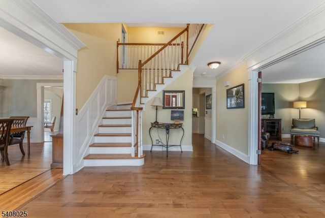 6 Bluebird Ct, Raritan Twp., NJ 08822