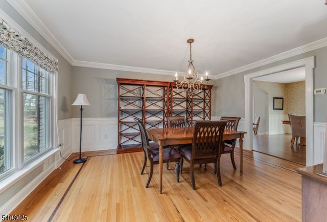 6 Bluebird Ct, Raritan Twp., NJ 08822