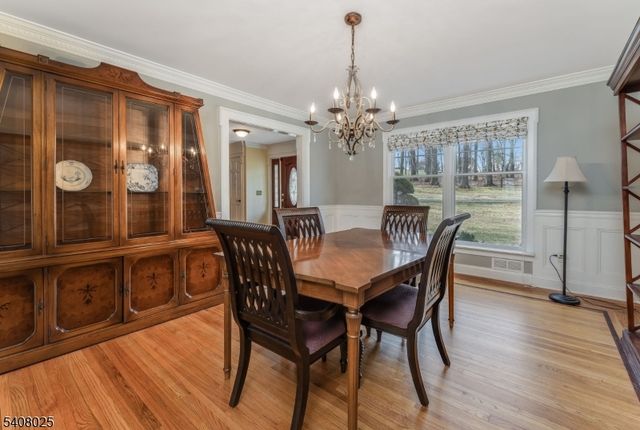 6 Bluebird Ct, Raritan Twp., NJ 08822