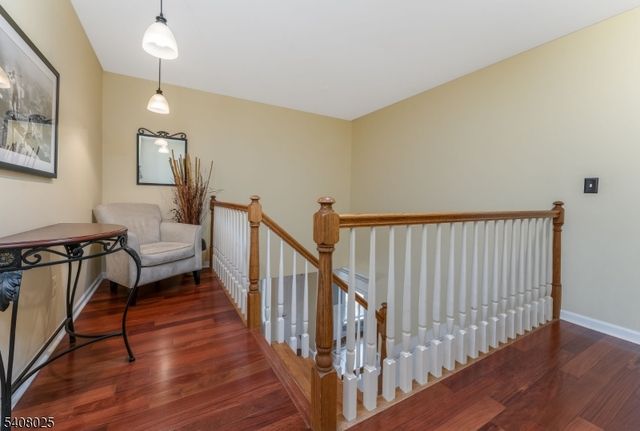 6 Bluebird Ct, Raritan Twp., NJ 08822
