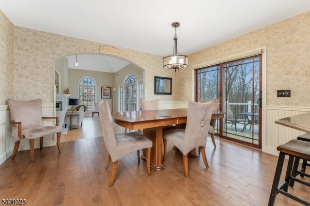 6 Bluebird Ct, Raritan Twp., NJ 08822