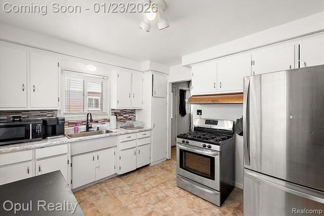 4987 Roosevelt Boulevard, Dearborn Heights, MI 48125