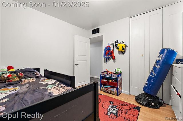 4987 Roosevelt Boulevard, Dearborn Heights, MI 48125