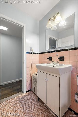 4987 Roosevelt Boulevard, Dearborn Heights, MI 48125