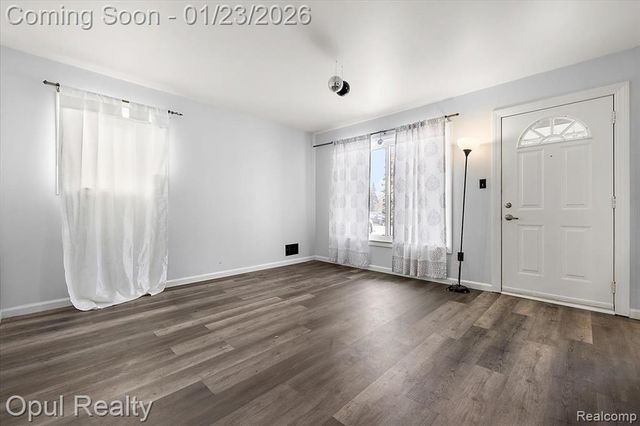 4987 Roosevelt Boulevard, Dearborn Heights, MI 48125