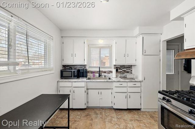 4987 Roosevelt Boulevard, Dearborn Heights, MI 48125