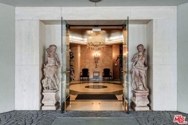 10351 Wilshire Boulevard PH1, Los Angeles, CA 90024
