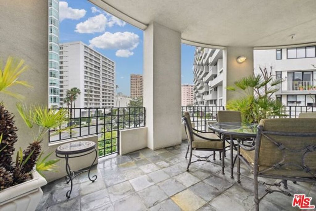 10351 Wilshire Boulevard PH1, Los Angeles, CA 90024