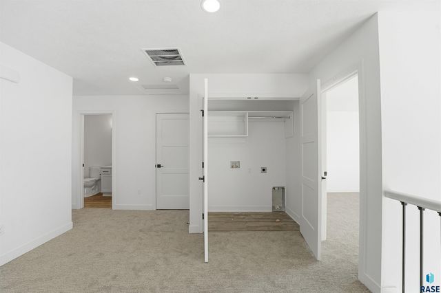 5933 S Whisper Creek Pl Place, Sioux Falls, SD 57108