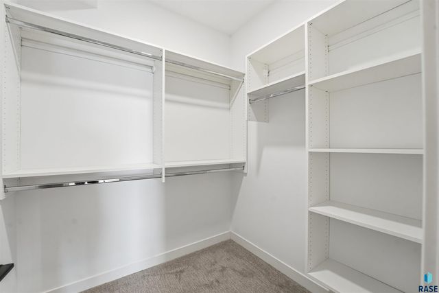 5933 S Whisper Creek Pl Place, Sioux Falls, SD 57108