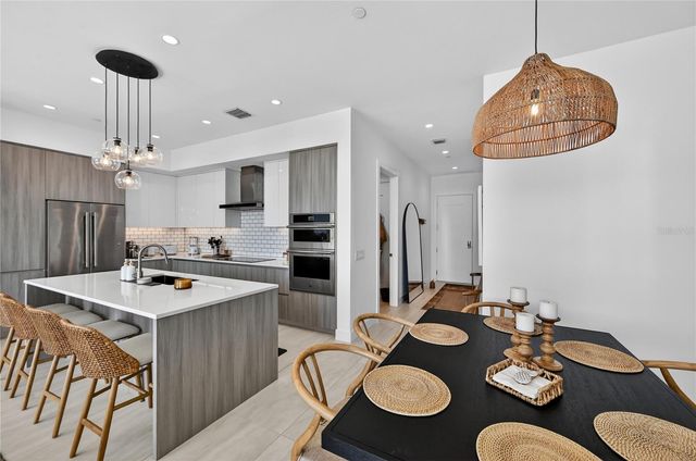 301 QUAY COMMONS 1807, Sarasota, FL 34236