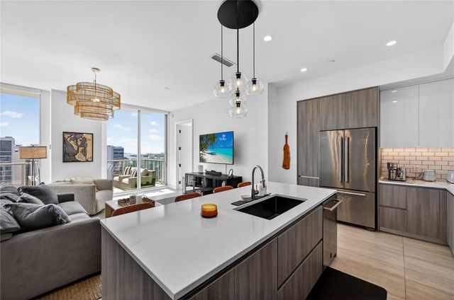 301 QUAY COMMONS 1807, Sarasota, FL 34236