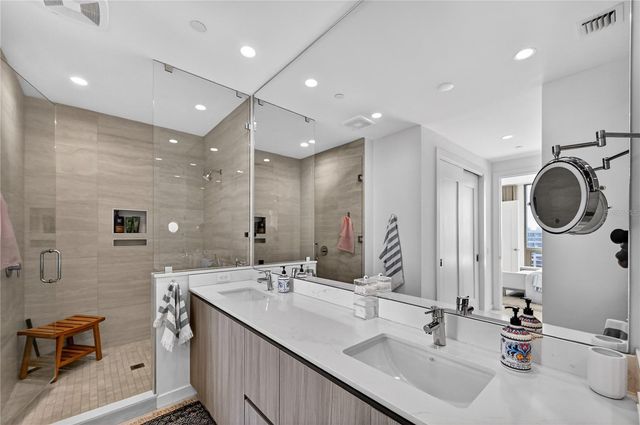 301 QUAY COMMONS 1807, Sarasota, FL 34236