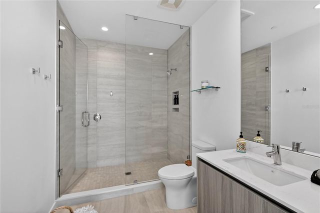 301 QUAY COMMONS 1807, Sarasota, FL 34236