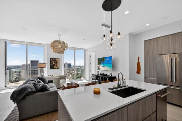 301 QUAY COMMONS 1807, Sarasota, FL 34236