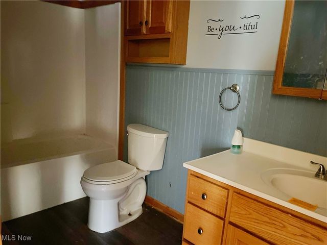 1360 W Bone Road NW, Mcconnelsville, OH 43756