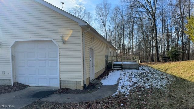 1360 W Bone Road NW, Mcconnelsville, OH 43756