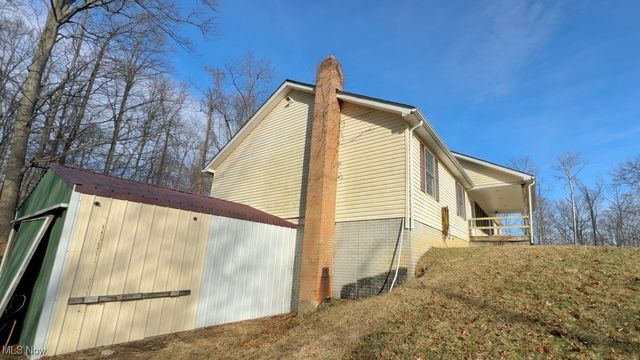 1360 W Bone Road NW, Mcconnelsville, OH 43756