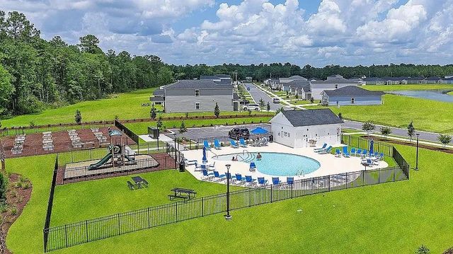 532 Runaway Train Dr, Loris, SC 29569