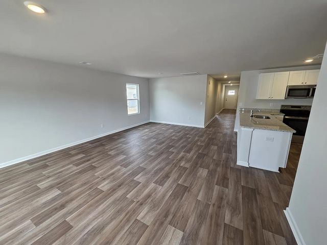 532 Runaway Train Dr, Loris, SC 29569