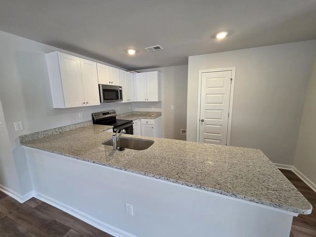 532 Runaway Train Dr, Loris, SC 29569