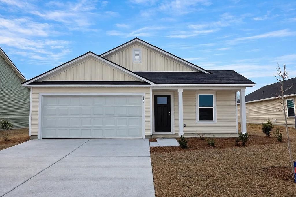 532 Runaway Train Dr, Loris, SC 29569