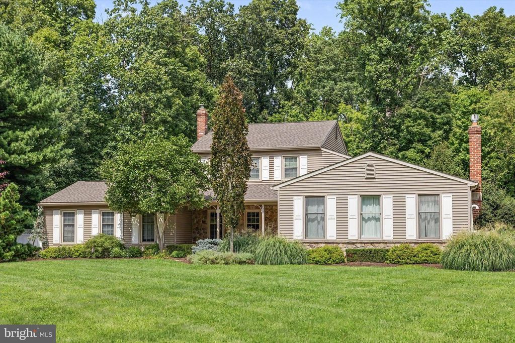 6439 MIDDLETON LN, NEW HOPE, PA 18938 — exterior