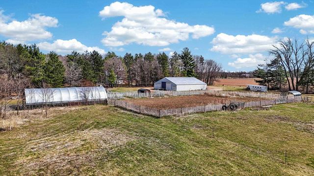 N6215 3RD DRIVE, Plainfield, WI 54966
