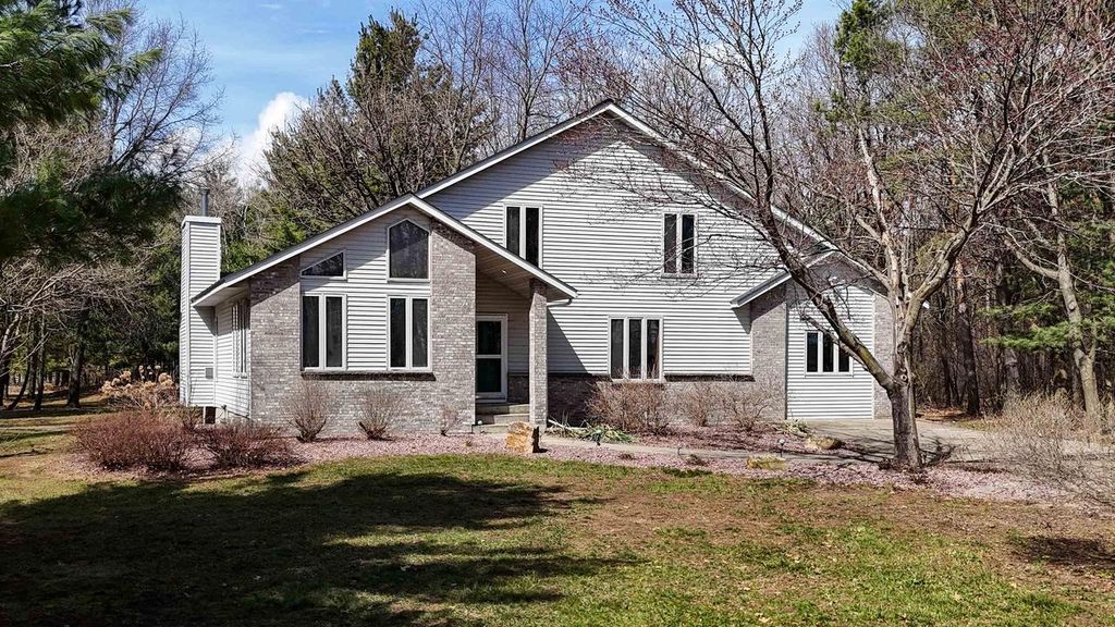 N6215 3RD DRIVE, Plainfield, WI 54966